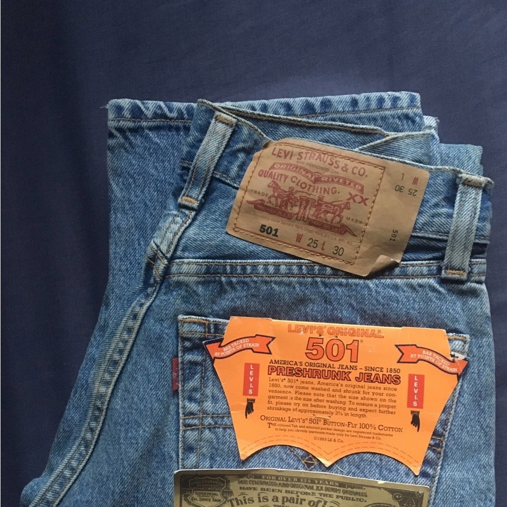 Levi’s 501 NWT Vintage from the 90s. W25L30.